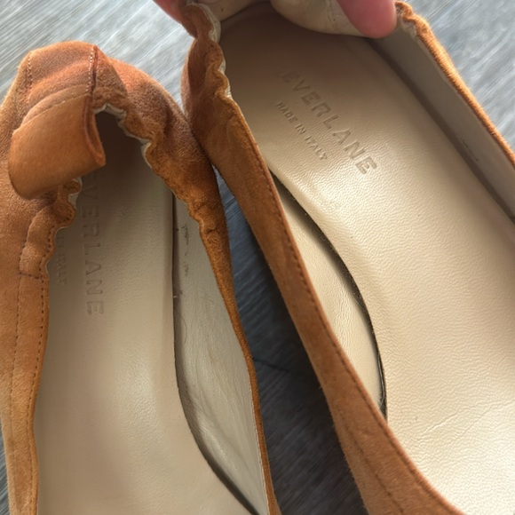 Everlane The Italian Leather Day Heel in Almond Suede, Size 7 - Picture 2 of 7